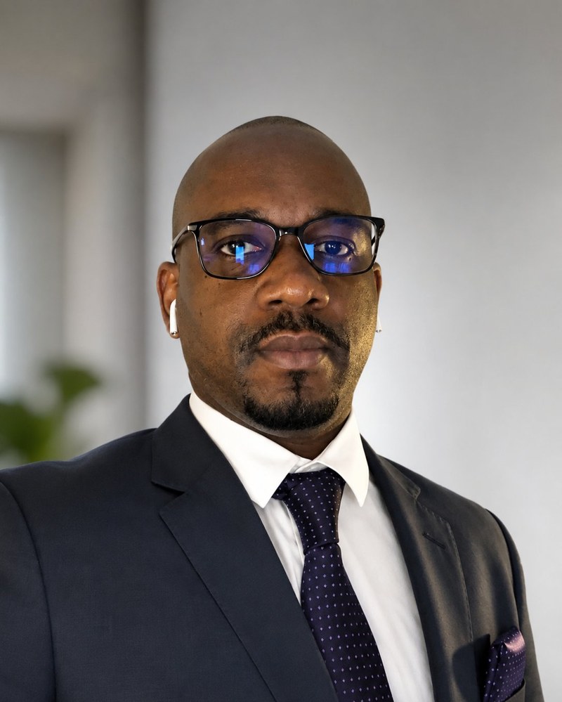 Dr. Eric Arnaud Makita Makita